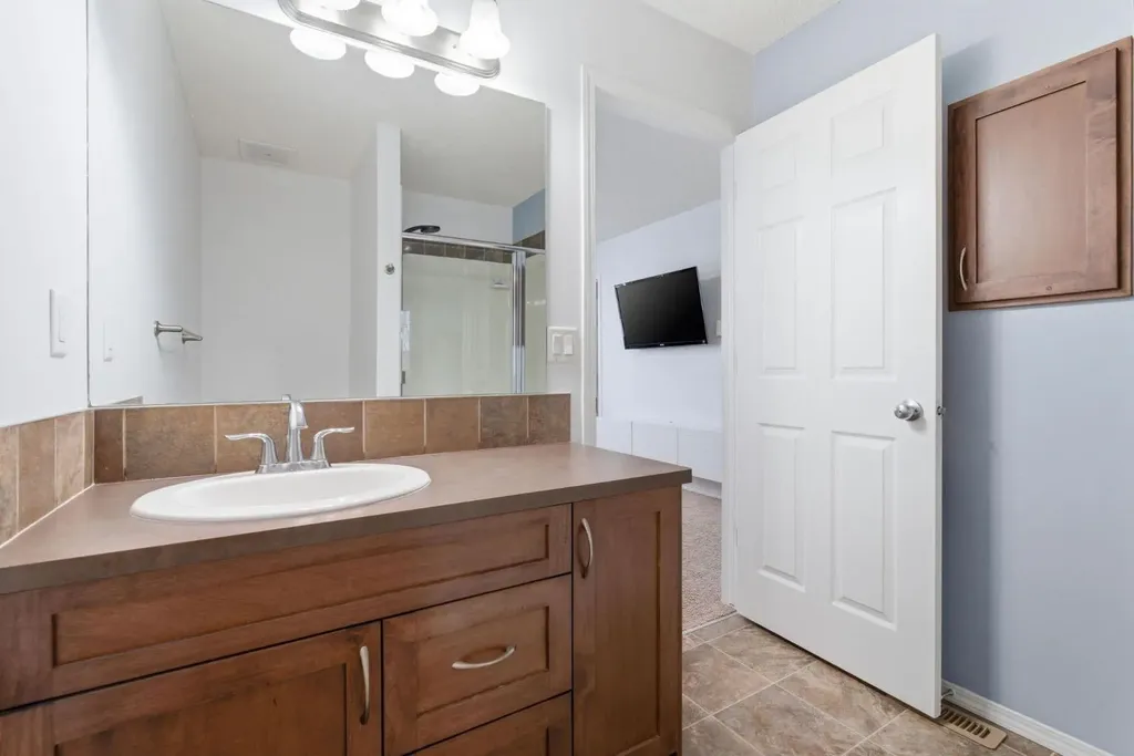 512 Panatella Square NW Calgary AB T3K 0T5