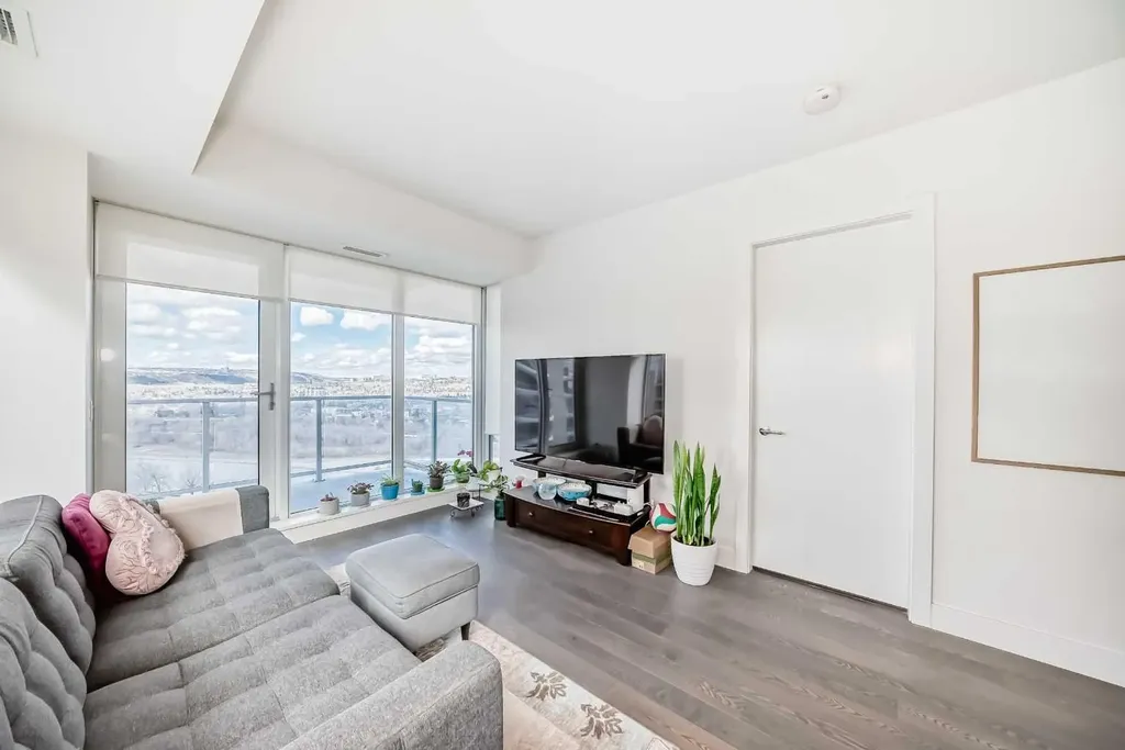 1025 5 Avenue SW Calgary AB T2P 1N4