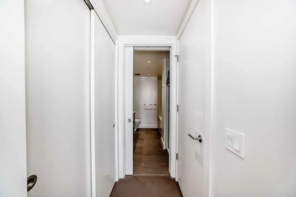 1025 5 Avenue SW Calgary AB T2P 1N4