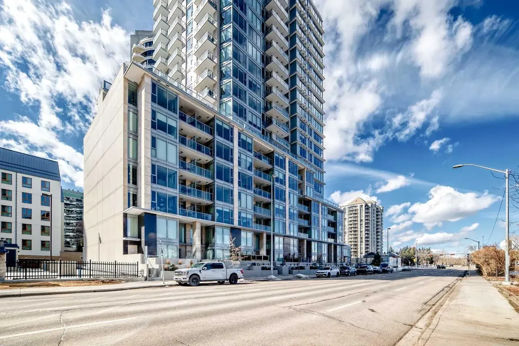 1025 5 Avenue SW Calgary AB T2P 1N4
