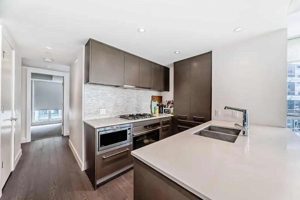 1025 5 Avenue SW Calgary AB T2P 1N4