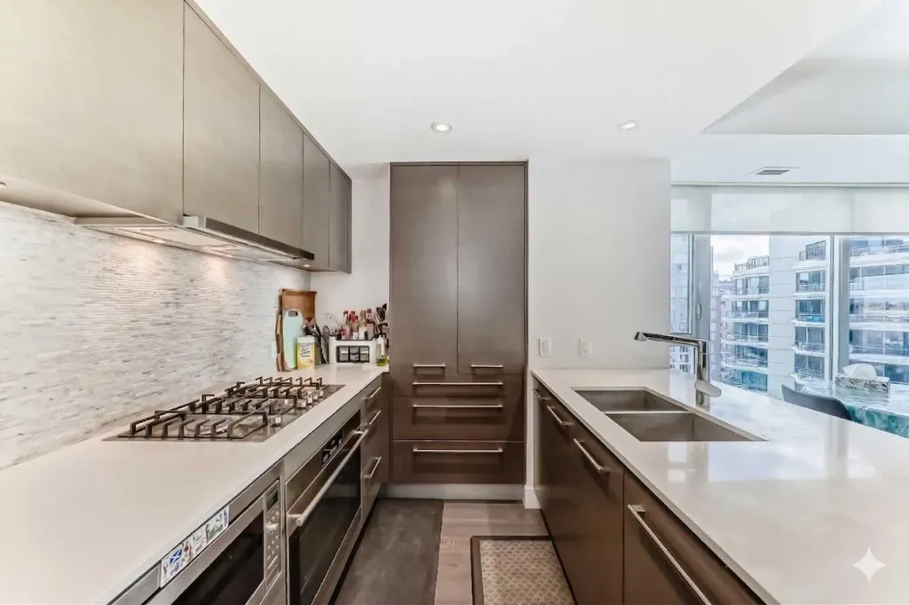 1025 5 Avenue SW Calgary AB T2P 1N4