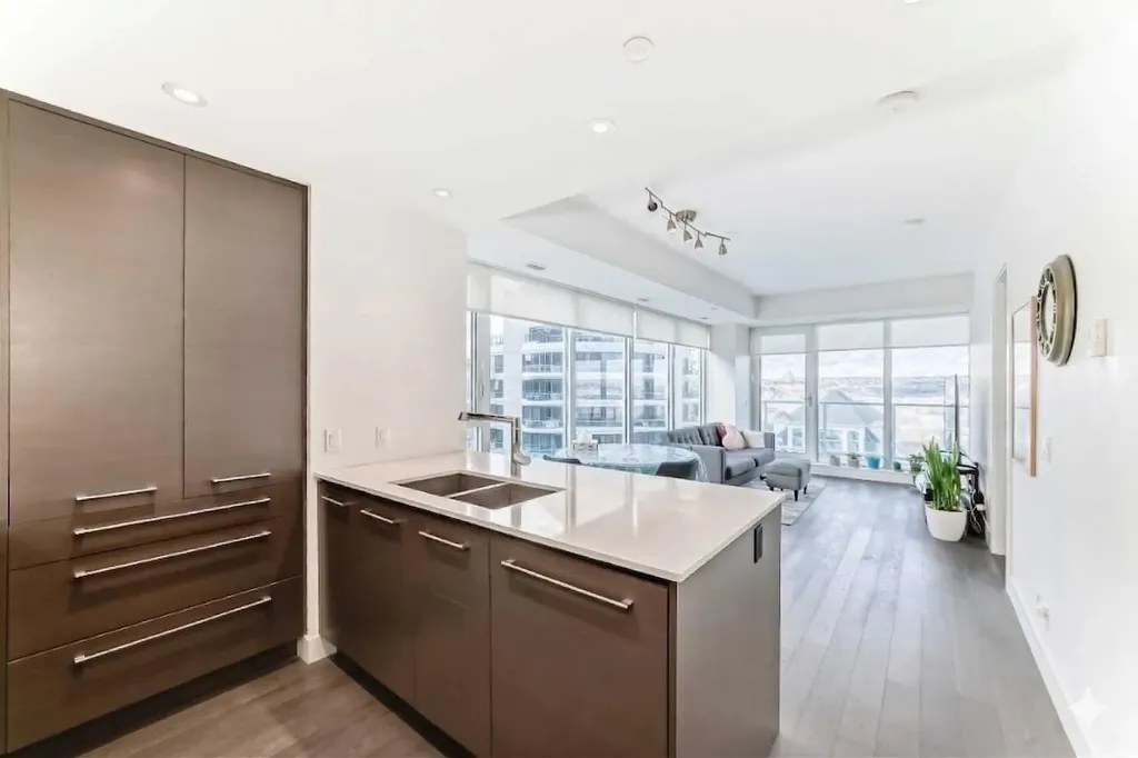 1025 5 Avenue SW Calgary AB T2P 1N4