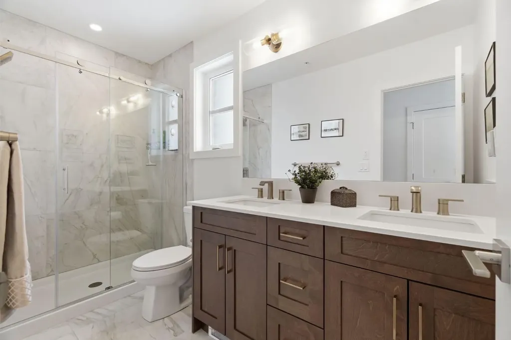 1802 Mahogany Boulevard SE Calgary AB T3M 4J2