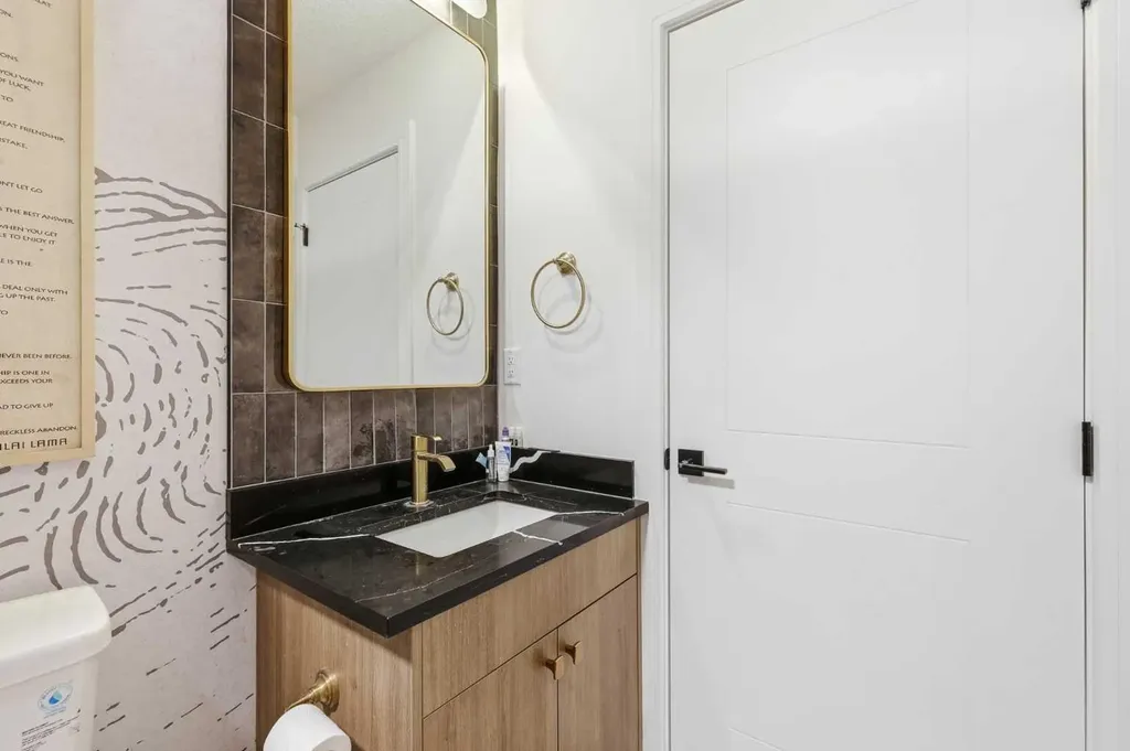 370 Dieppe Drive SW Calgary AB T3E0E6