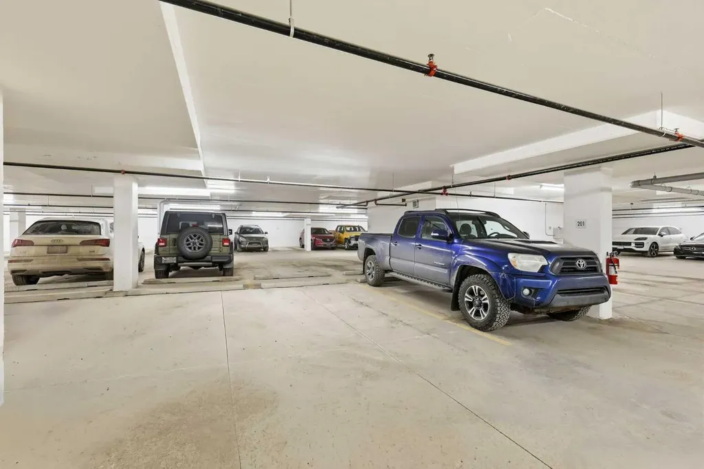 370 Dieppe Drive SW Calgary AB T3E0E6