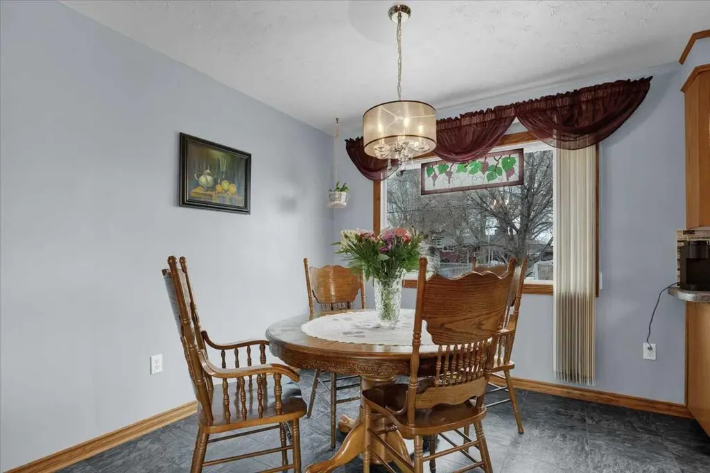 415 12 Street E Drumheller AB T0J 0Y5