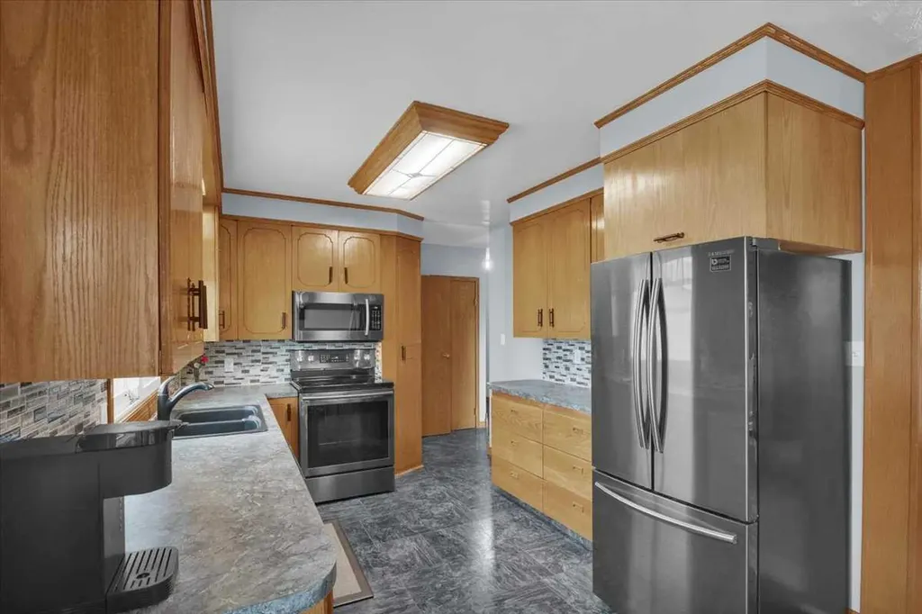 415 12 Street E Drumheller AB T0J 0Y5