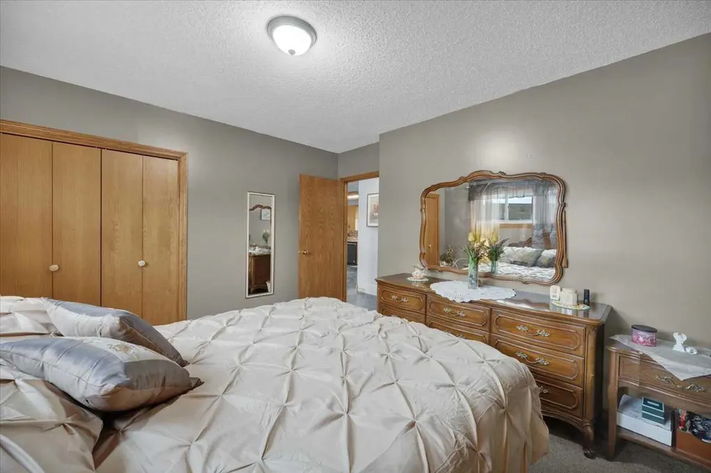 415 12 Street E Drumheller AB T0J 0Y5