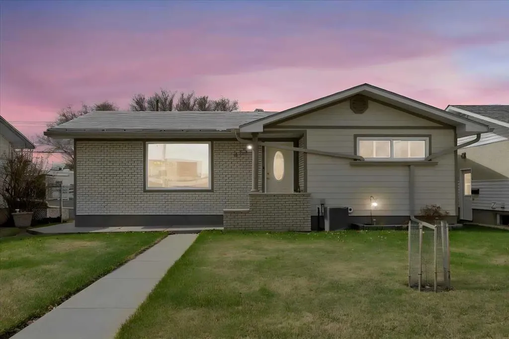 415 12 Street E Drumheller AB T0J 0Y5