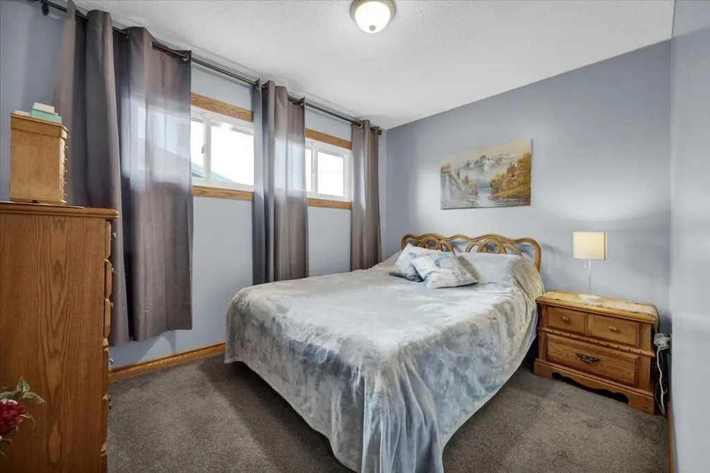 415 12 Street E Drumheller AB T0J 0Y5
