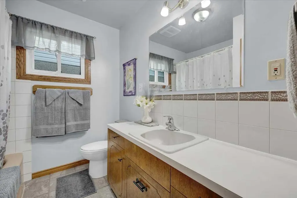 415 12 Street E Drumheller AB T0J 0Y5