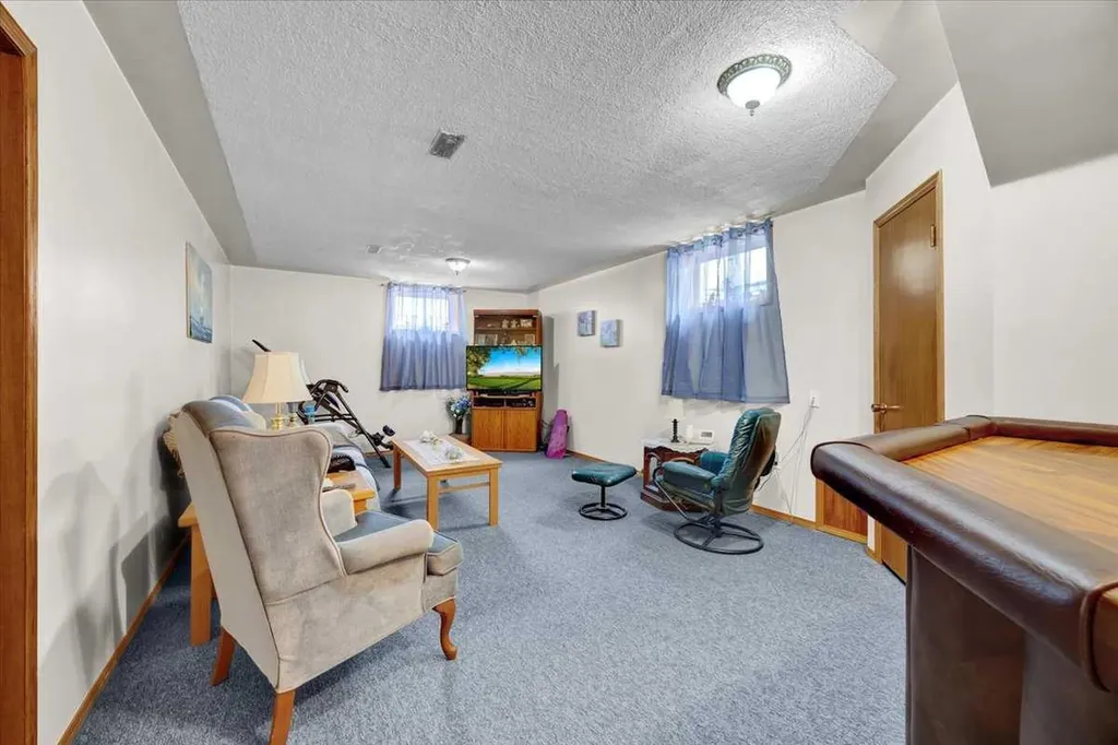 415 12 Street E Drumheller AB T0J 0Y5