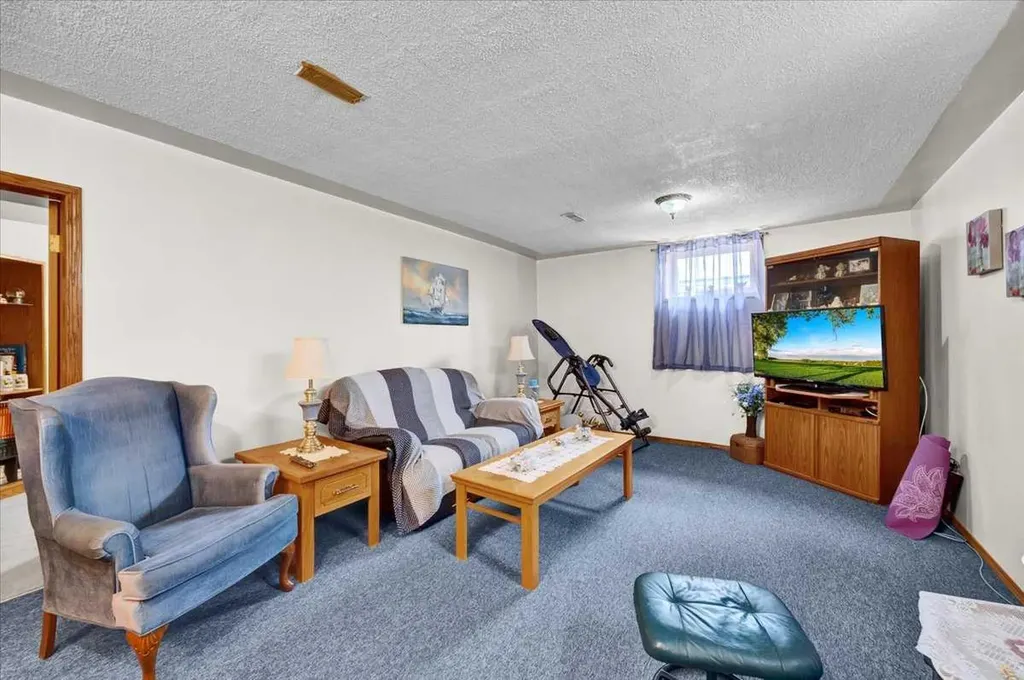415 12 Street E Drumheller AB T0J 0Y5
