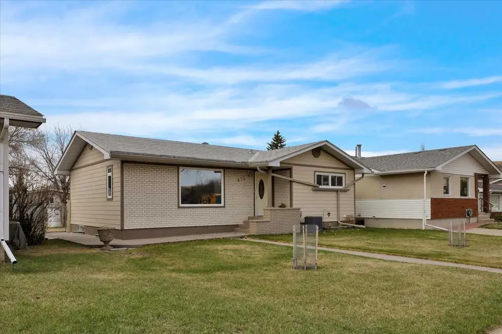 415 12 Street E Drumheller AB T0J 0Y5