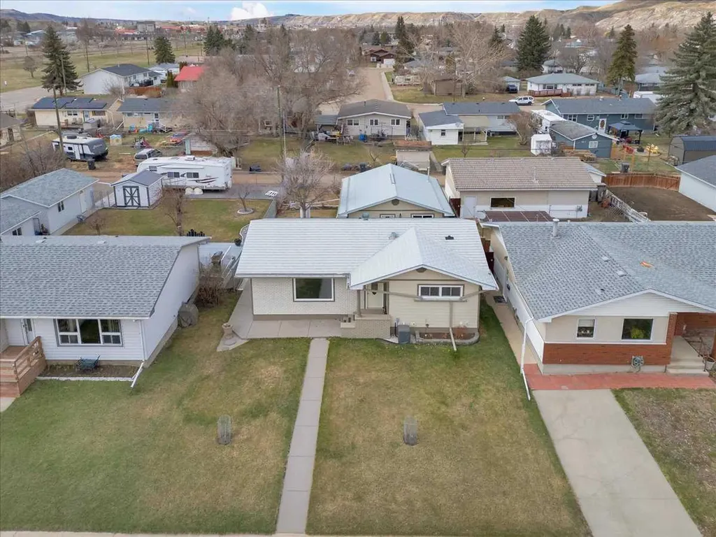 415 12 Street E Drumheller AB T0J 0Y5