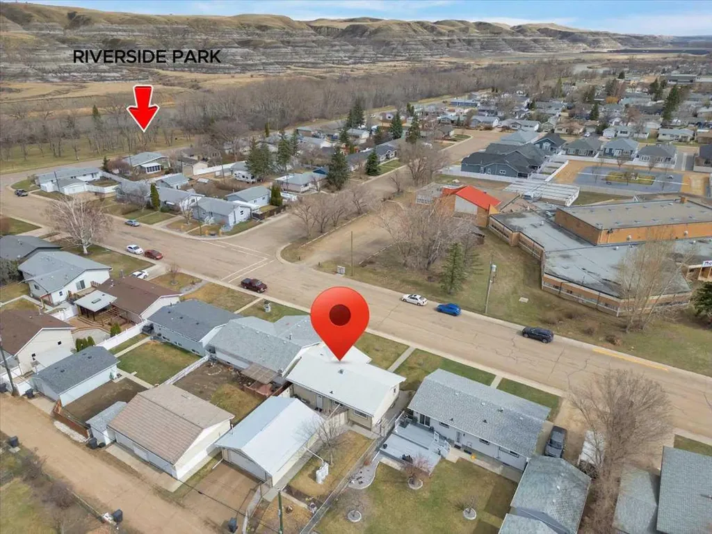 415 12 Street E Drumheller AB T0J 0Y5