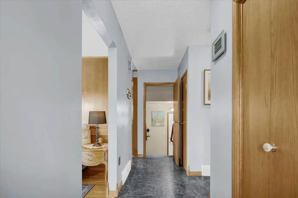 415 12 Street E Drumheller AB T0J 0Y5
