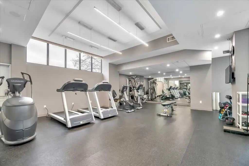 318 26 Avenue SW Calgary AB T2S 2T9