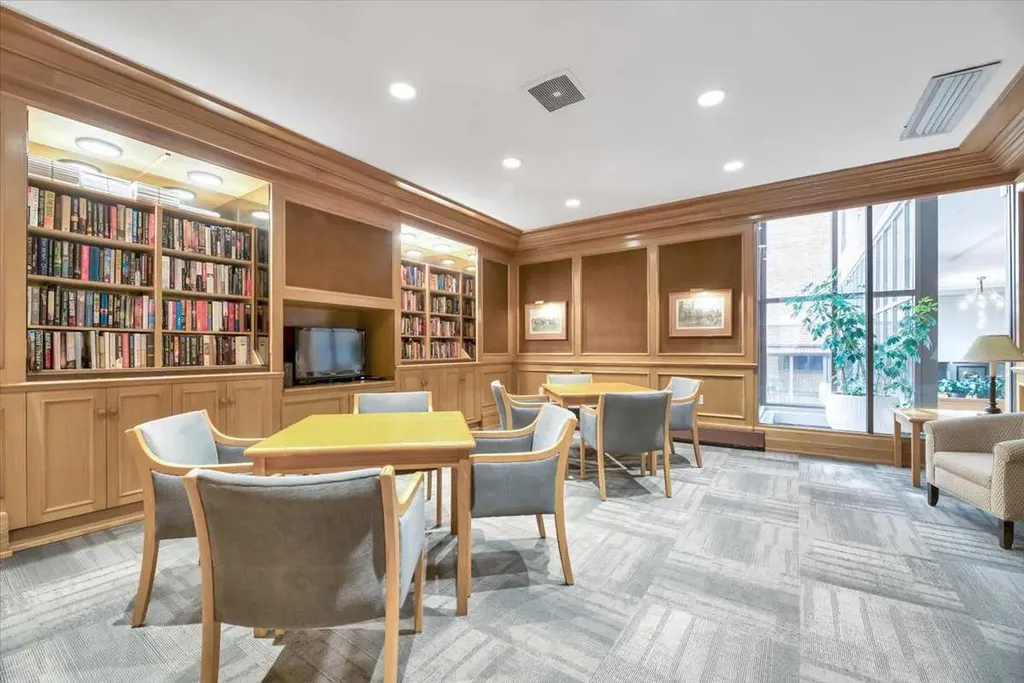 318 26 Avenue SW Calgary AB T2S 2T9
