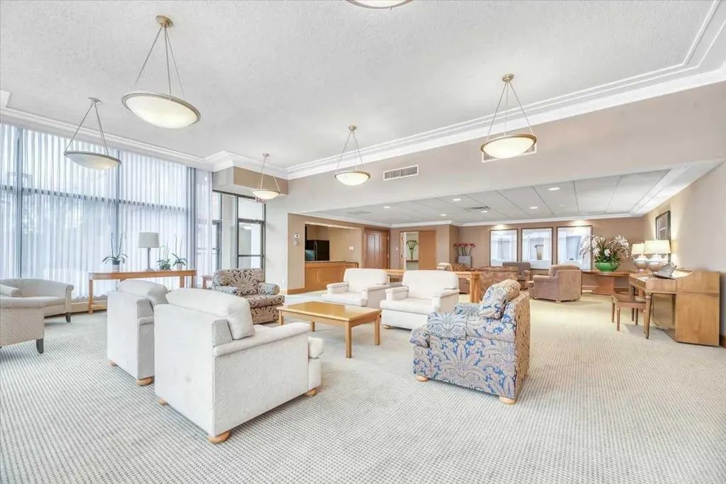 318 26 Avenue SW Calgary AB T2S 2T9