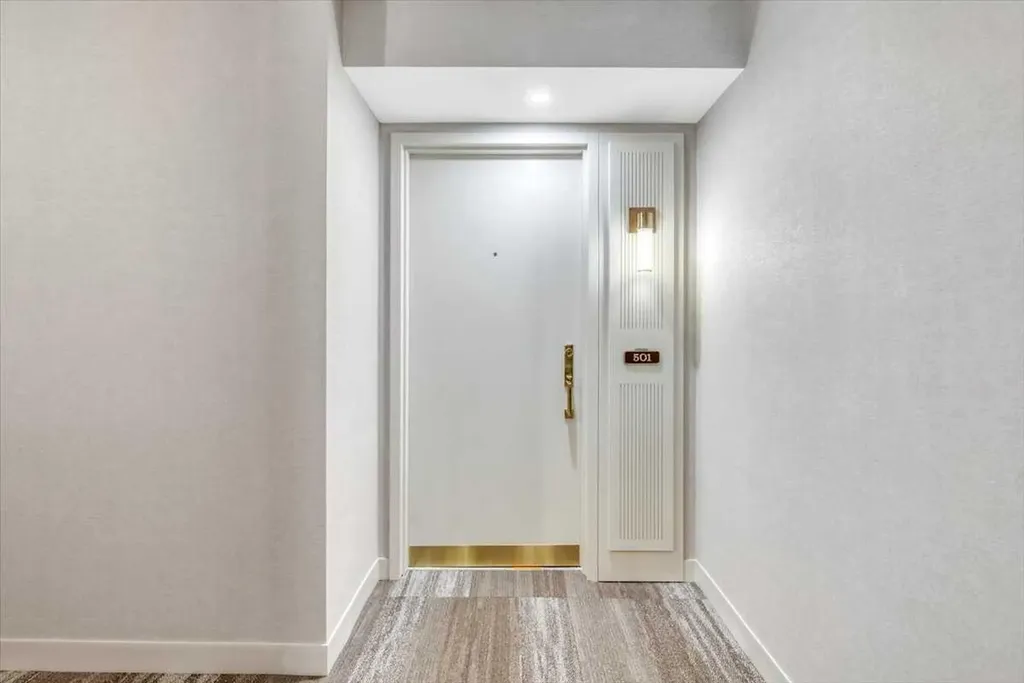 318 26 Avenue SW Calgary AB T2S 2T9