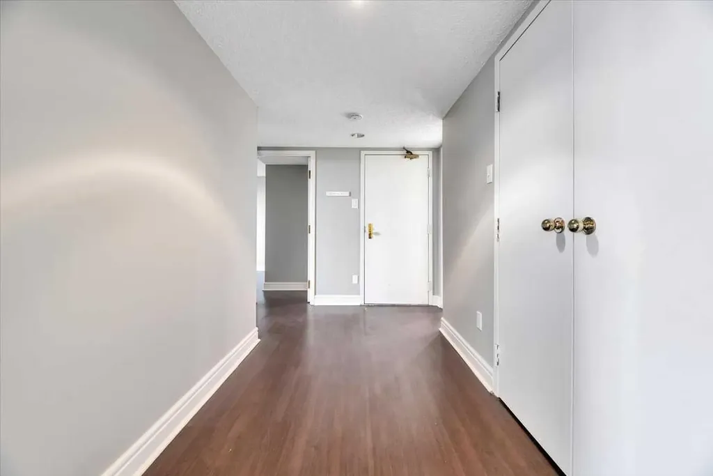 318 26 Avenue SW Calgary AB T2S 2T9