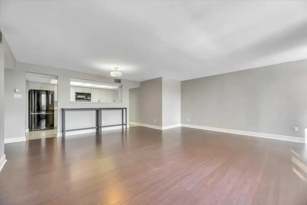 318 26 Avenue SW Calgary AB T2S 2T9
