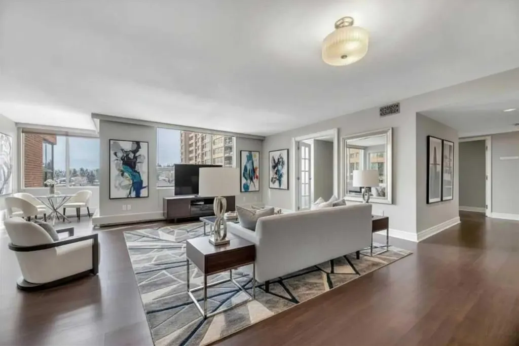 318 26 Avenue SW Calgary AB T2S 2T9