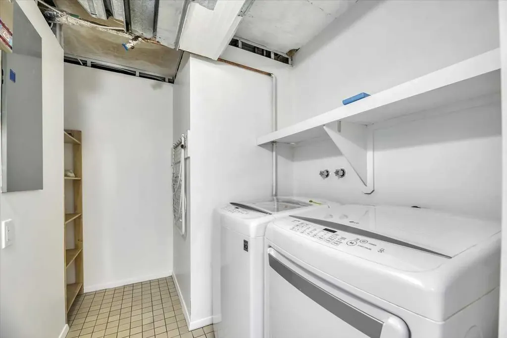 318 26 Avenue SW Calgary AB T2S 2T9