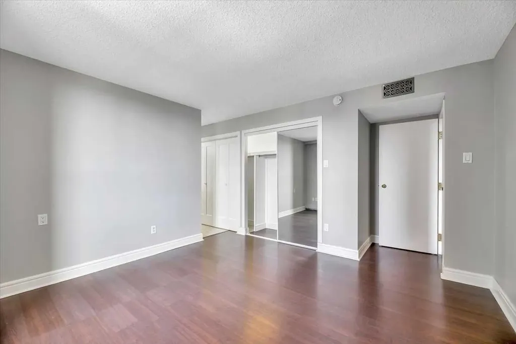 318 26 Avenue SW Calgary AB T2S 2T9