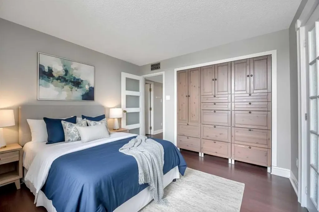 318 26 Avenue SW Calgary AB T2S 2T9