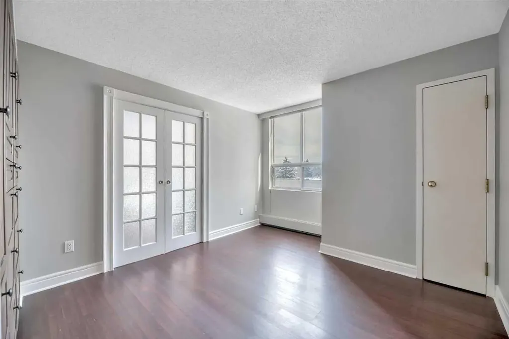 318 26 Avenue SW Calgary AB T2S 2T9
