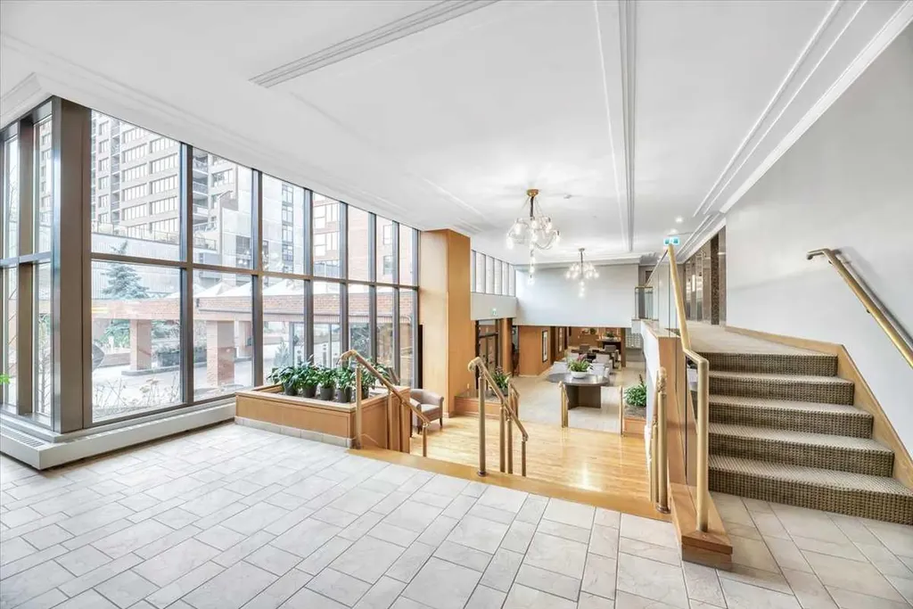 318 26 Avenue SW Calgary AB T2S 2T9