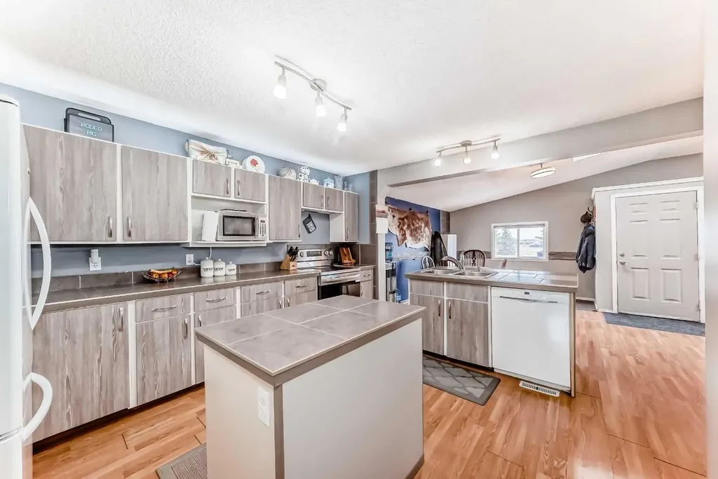 225019 Range Road 254 Rural Wheatland County AB T1P 0T1