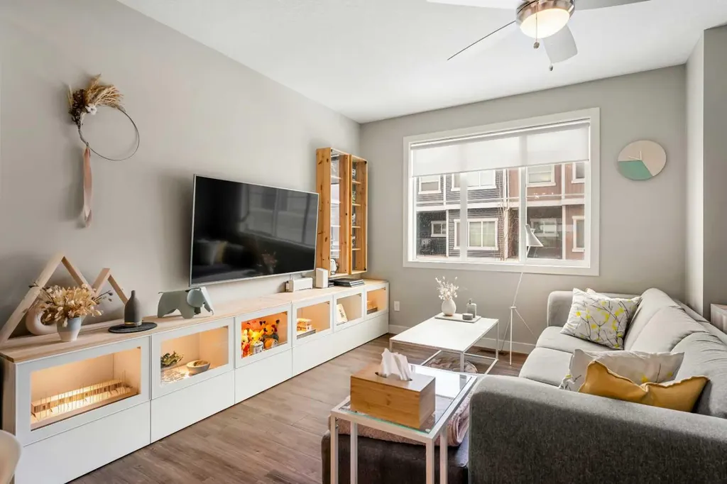 355 Nolancrest Heights NW Calgary AB T3R 0Z9