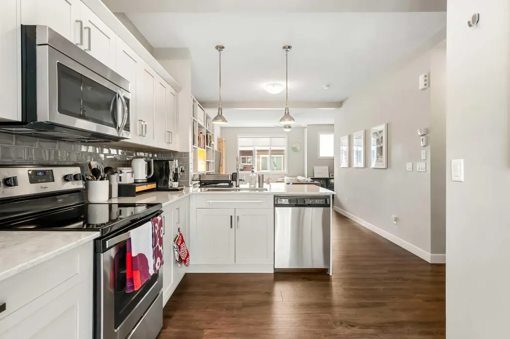 355 Nolancrest Heights NW Calgary AB T3R 0Z9