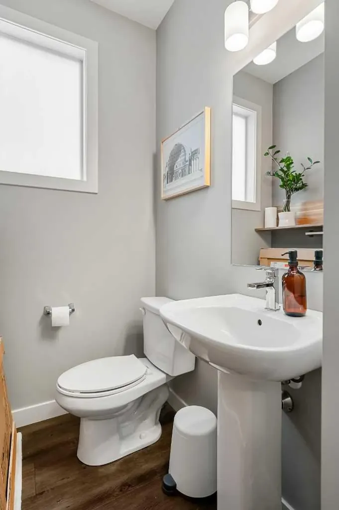 355 Nolancrest Heights NW Calgary AB T3R 0Z9