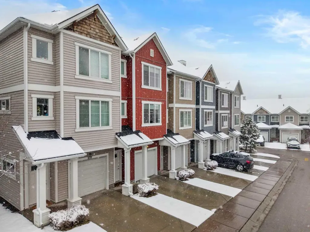 355 Nolancrest Heights NW Calgary AB T3R 0Z9