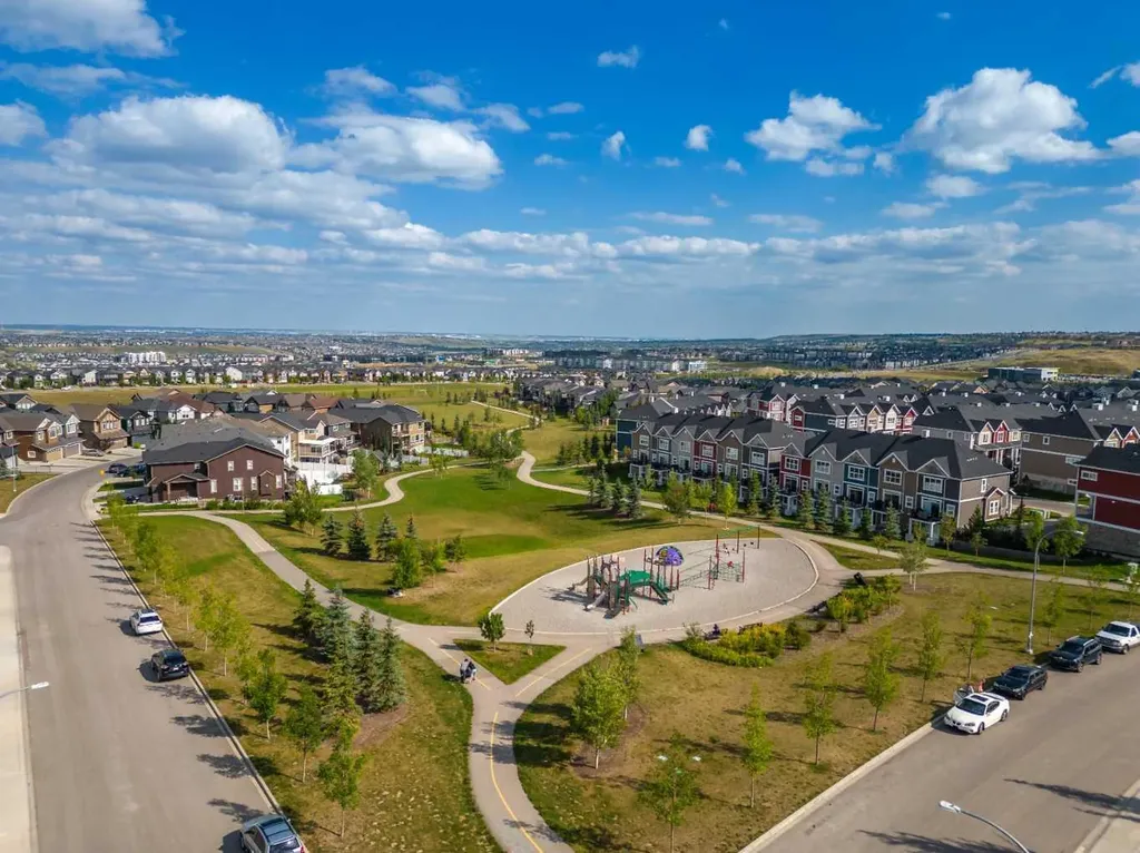 355 Nolancrest Heights NW Calgary AB T3R 0Z9