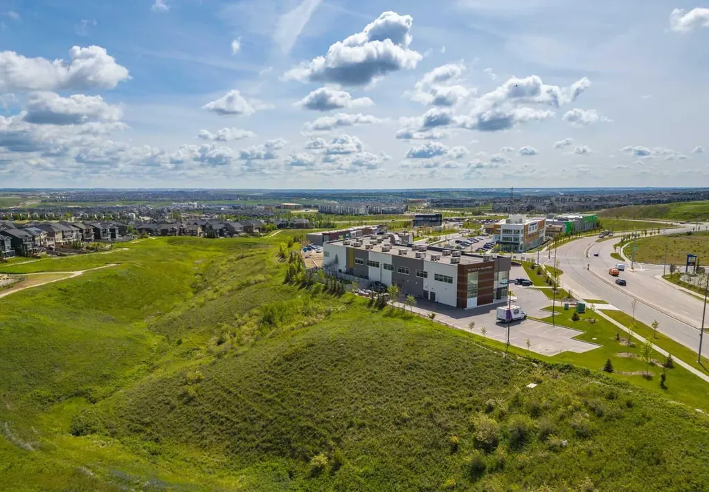 355 Nolancrest Heights NW Calgary AB T3R 0Z9