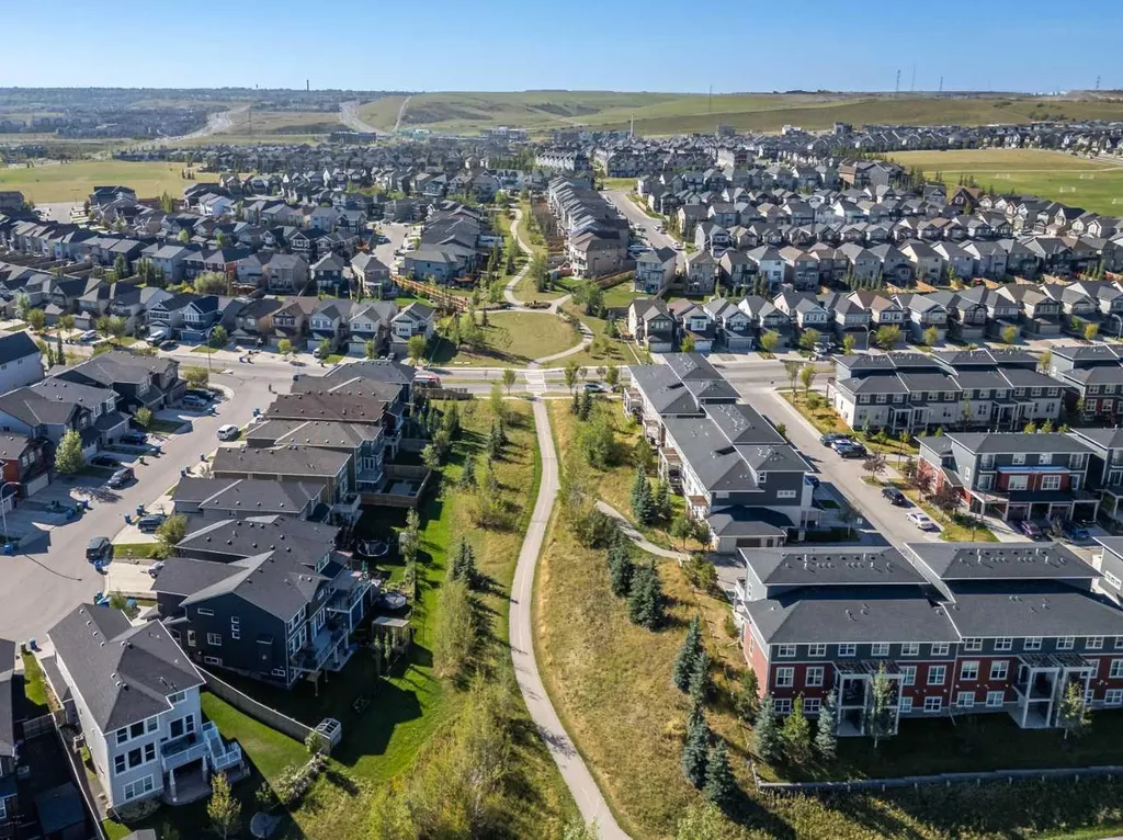 355 Nolancrest Heights NW Calgary AB T3R 0Z9