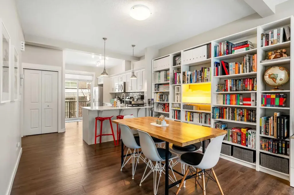 355 Nolancrest Heights NW Calgary AB T3R 0Z9