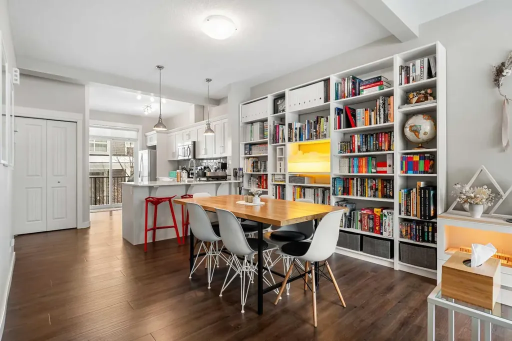 355 Nolancrest Heights NW Calgary AB T3R 0Z9