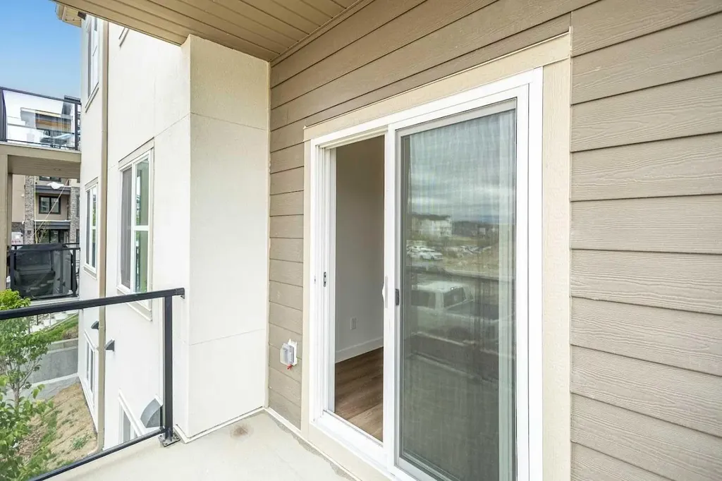 2117 81st Street SW Calgary AB T3H 6H5