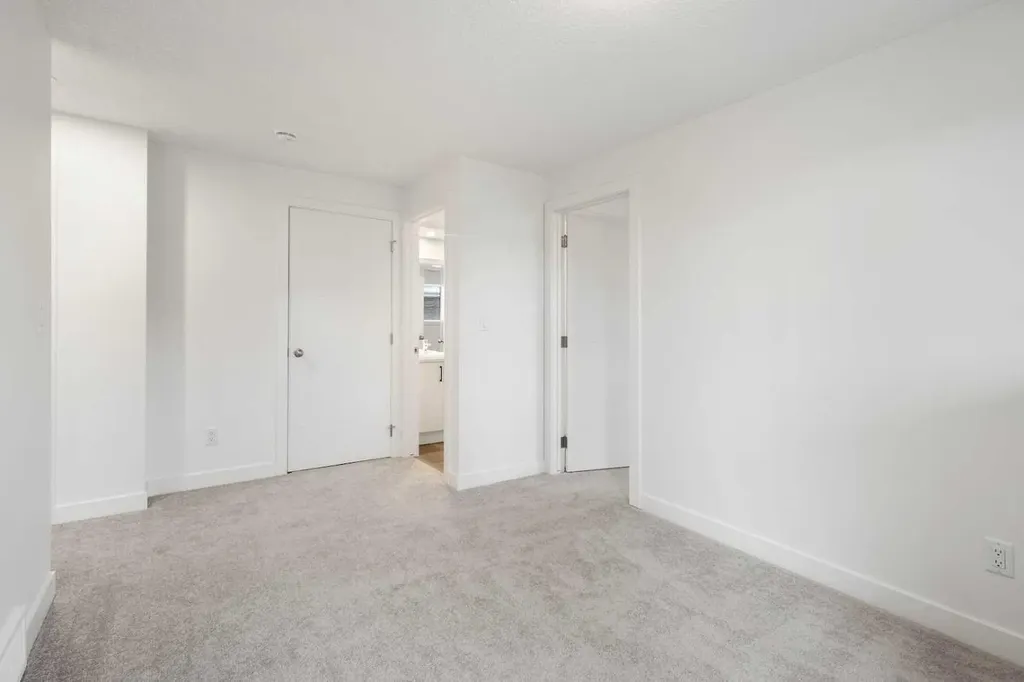 2117 81st Street SW Calgary AB T3H 6H5