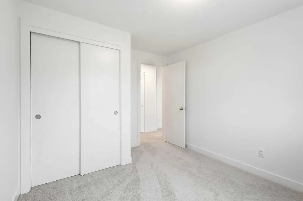 2117 81st Street SW Calgary AB T3H 6H5