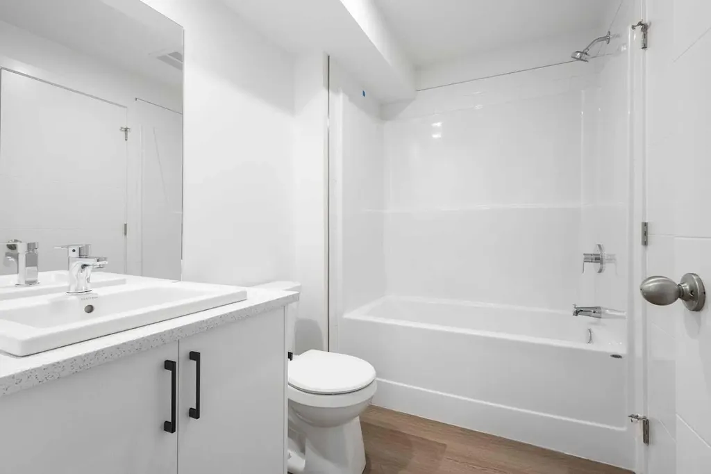 2117 81st Street SW Calgary AB T3H 6H5