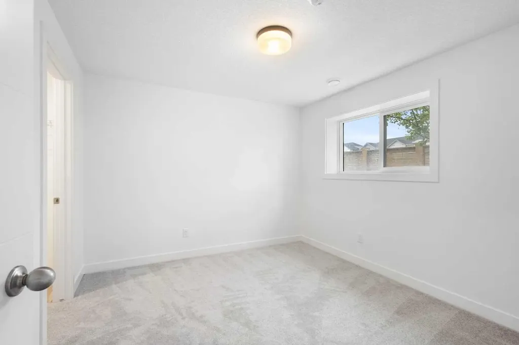 2117 81st Street SW Calgary AB T3H 6H5