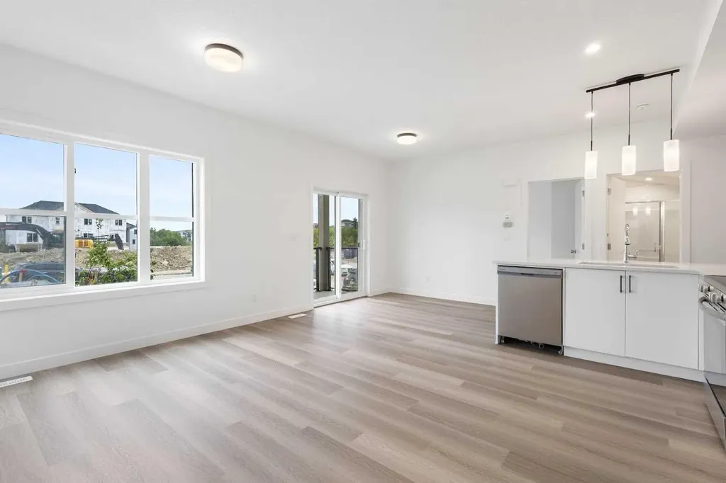 2117 81st Street SW Calgary AB T3H 6H5